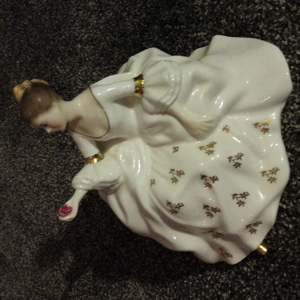 Vintage Doulton & Co figurine